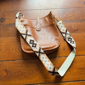 Stylish Tan Leather Shoulder Bag